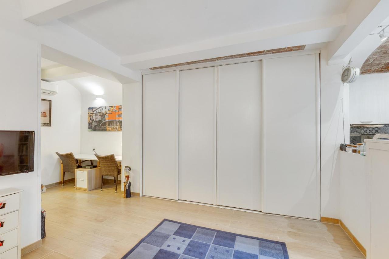 Apartment Oltrarno Bright Con Patio Privato Florence